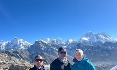 EBC with Chola & Renjola Pass Trek