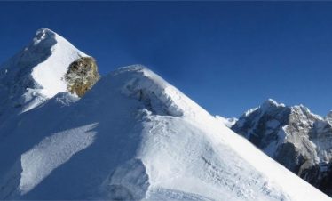 lobuche-peak-climbing-trail