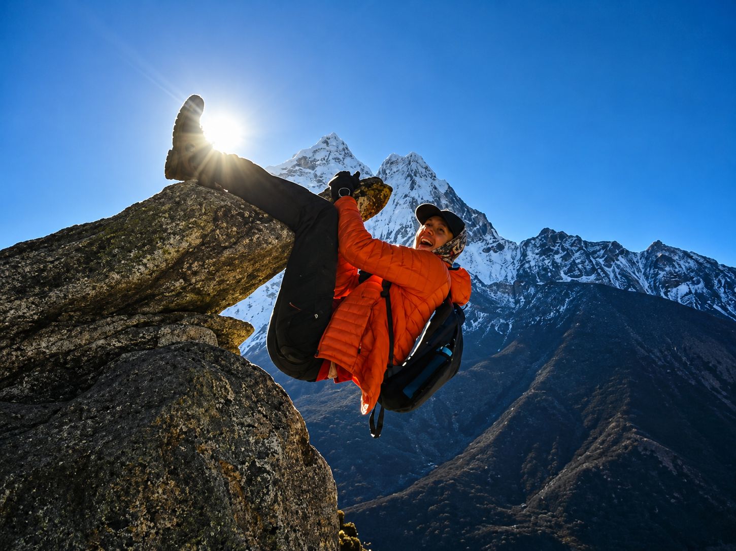 Everest Base Camp Trek Cost 2026 – Trekker Hiking Through Snow