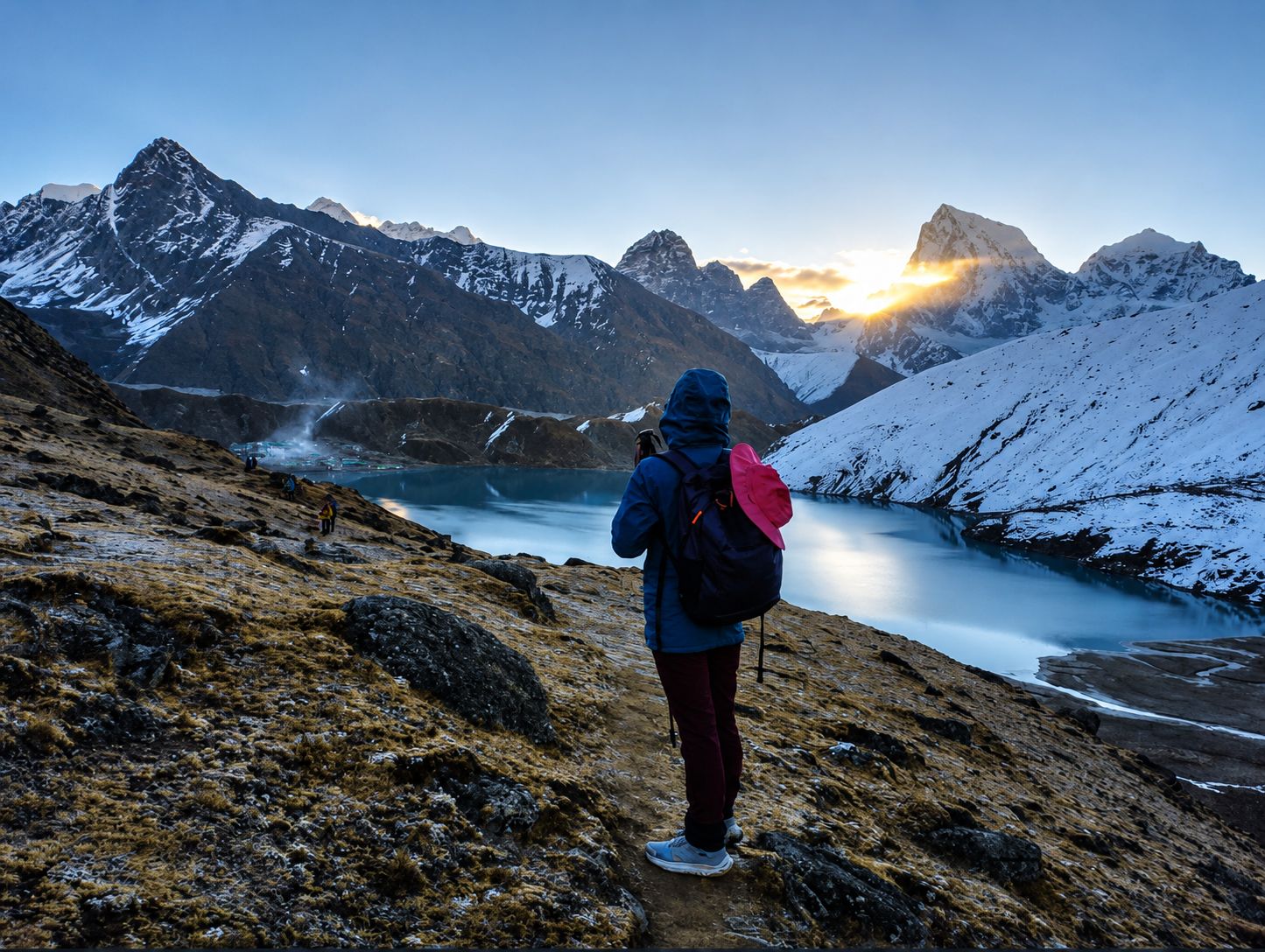 Gokyo Lakes Sunrise View Everest Base Camp vs Gokyo Lakes Trek