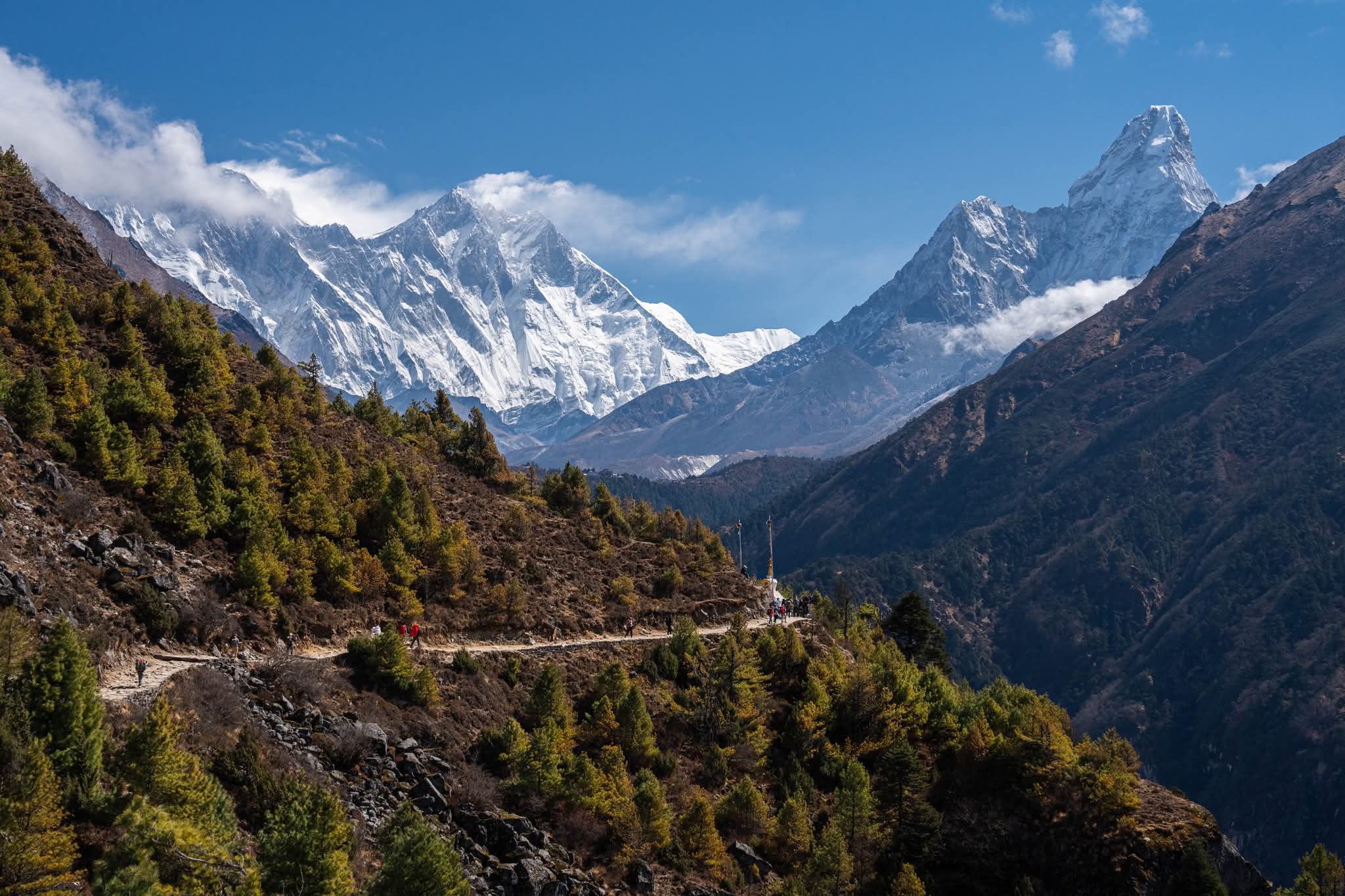 photo taken in the trail of everest base camp trek